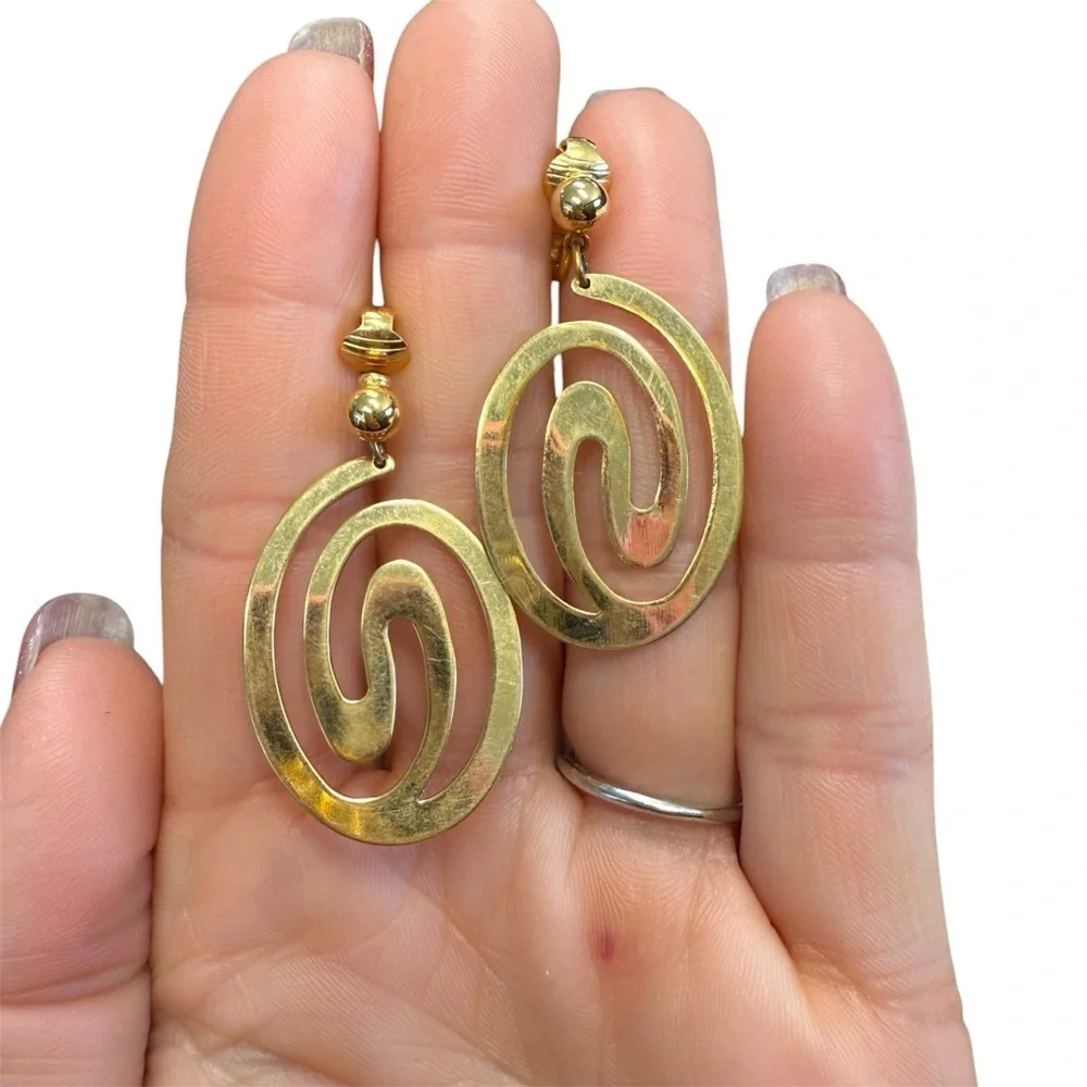 Avon vintage “Spiral connection” Goldtone Spiral Dangle clip  Earrings NIB 1987